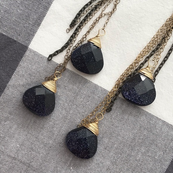 Long chain earrings - Picture 8 of 11